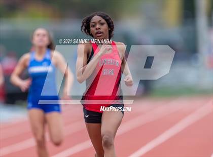 Thumbnail 3 in Harold Scott Invitational (200 Meter) photogallery.