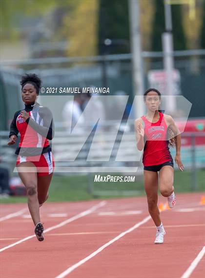 Thumbnail 2 in Harold Scott Invitational (200 Meter) photogallery.