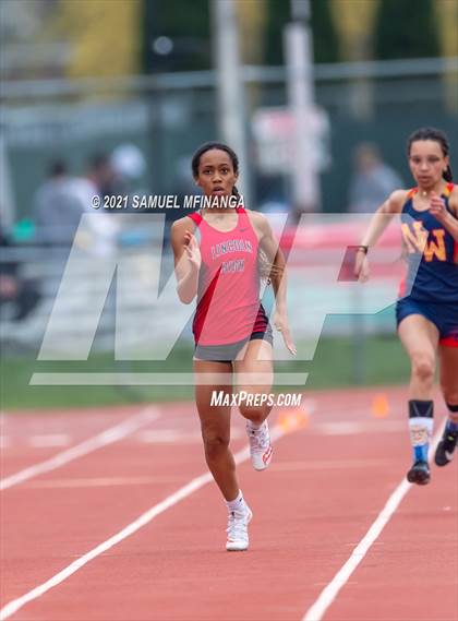 Thumbnail 1 in Harold Scott Invitational (200 Meter) photogallery.