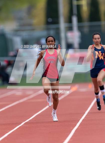 Thumbnail 3 in Harold Scott Invitational (200 Meter) photogallery.