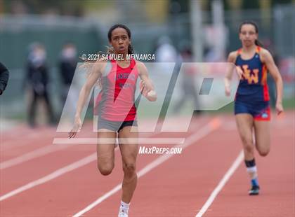 Thumbnail 1 in Harold Scott Invitational (200 Meter) photogallery.