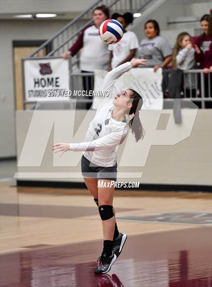 Thumbnail 2 in Farmington @ Morrilton (AAA 4A Quarterfinal Playoff) photogallery.