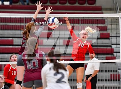 Thumbnail 2 in Farmington @ Morrilton (AAA 4A Quarterfinal Playoff) photogallery.