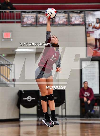 Thumbnail 2 in Farmington @ Morrilton (AAA 4A Quarterfinal Playoff) photogallery.