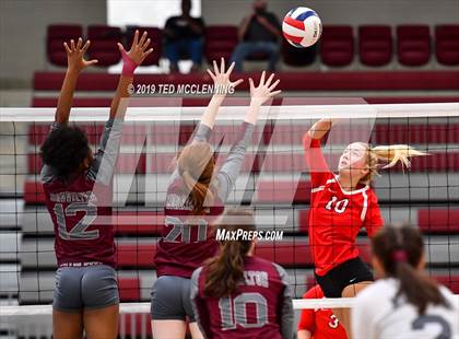 Thumbnail 3 in Farmington @ Morrilton (AAA 4A Quarterfinal Playoff) photogallery.