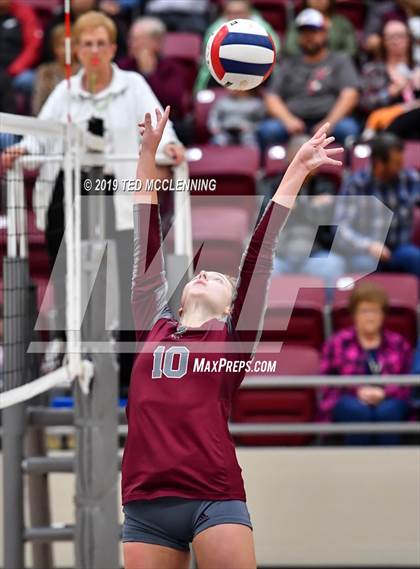 Thumbnail 1 in Farmington @ Morrilton (AAA 4A Quarterfinal Playoff) photogallery.