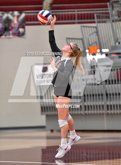 Thumbnail 2 in Farmington @ Morrilton (AAA 4A Quarterfinal Playoff) photogallery.