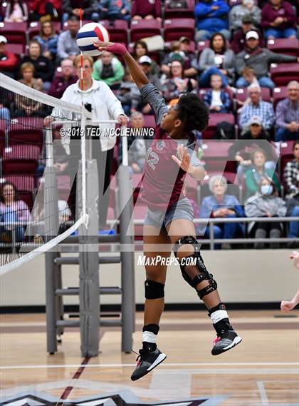 Thumbnail 2 in Farmington @ Morrilton (AAA 4A Quarterfinal Playoff) photogallery.