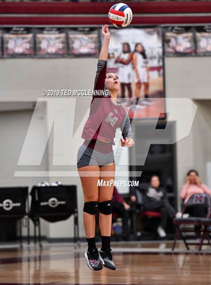 Thumbnail 1 in Farmington @ Morrilton (AAA 4A Quarterfinal Playoff) photogallery.