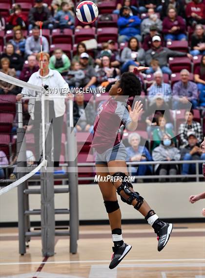 Thumbnail 1 in Farmington @ Morrilton (AAA 4A Quarterfinal Playoff) photogallery.