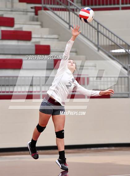 Thumbnail 2 in Farmington @ Morrilton (AAA 4A Quarterfinal Playoff) photogallery.