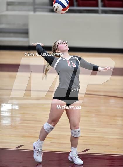 Thumbnail 2 in Farmington @ Morrilton (AAA 4A Quarterfinal Playoff) photogallery.