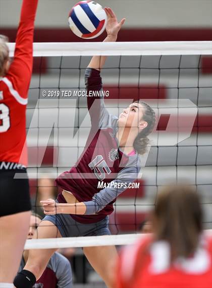 Thumbnail 3 in Farmington @ Morrilton (AAA 4A Quarterfinal Playoff) photogallery.