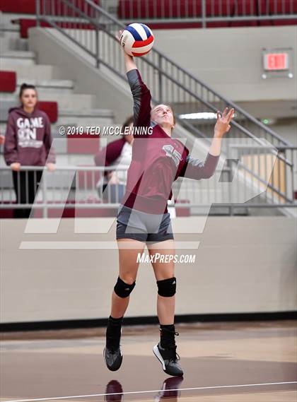 Thumbnail 1 in Farmington @ Morrilton (AAA 4A Quarterfinal Playoff) photogallery.