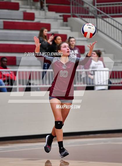 Thumbnail 2 in Farmington @ Morrilton (AAA 4A Quarterfinal Playoff) photogallery.