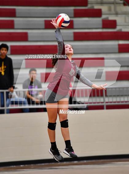 Thumbnail 1 in Farmington @ Morrilton (AAA 4A Quarterfinal Playoff) photogallery.