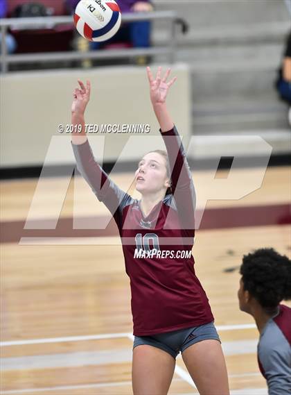 Thumbnail 3 in Farmington @ Morrilton (AAA 4A Quarterfinal Playoff) photogallery.