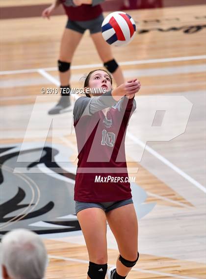 Thumbnail 1 in Farmington @ Morrilton (AAA 4A Quarterfinal Playoff) photogallery.