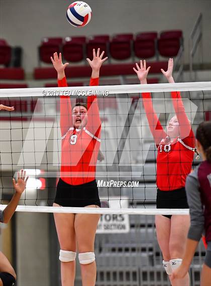 Thumbnail 1 in Farmington @ Morrilton (AAA 4A Quarterfinal Playoff) photogallery.
