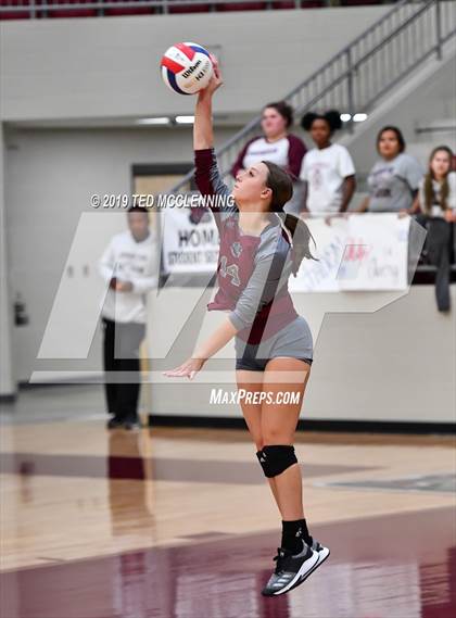 Thumbnail 2 in Farmington @ Morrilton (AAA 4A Quarterfinal Playoff) photogallery.