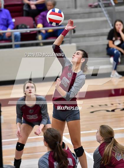 Thumbnail 2 in Farmington @ Morrilton (AAA 4A Quarterfinal Playoff) photogallery.