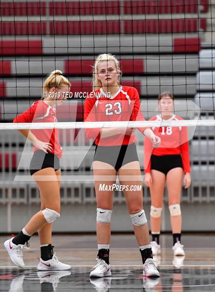 Thumbnail 1 in Farmington @ Morrilton (AAA 4A Quarterfinal Playoff) photogallery.