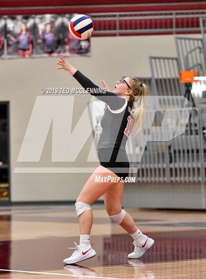 Thumbnail 1 in Farmington @ Morrilton (AAA 4A Quarterfinal Playoff) photogallery.