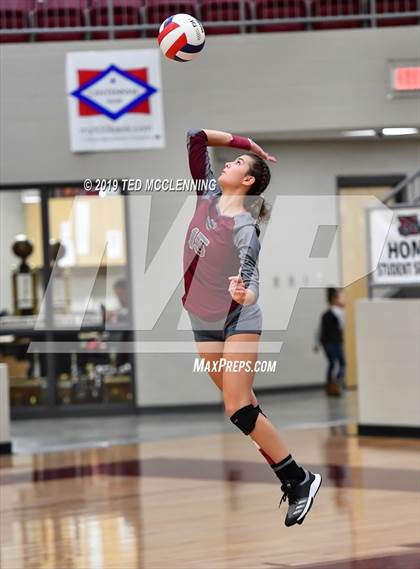Thumbnail 1 in Farmington @ Morrilton (AAA 4A Quarterfinal Playoff) photogallery.