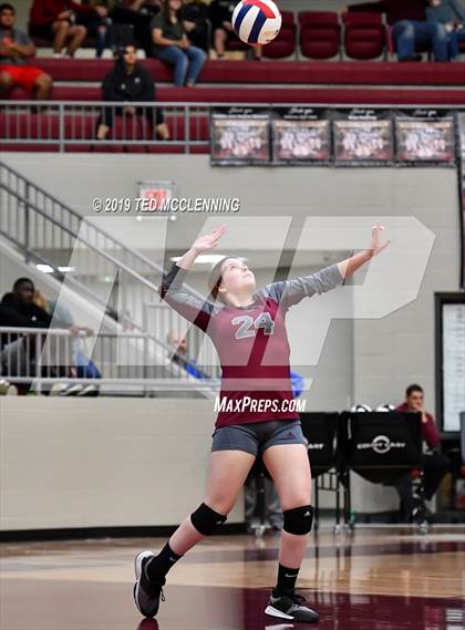 Thumbnail 1 in Farmington @ Morrilton (AAA 4A Quarterfinal Playoff) photogallery.