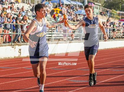 Thumbnail 3 in FVL Championships (110 IH, 300LH, 4x100 Relay, 4x400 Relay) photogallery.