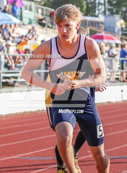 Thumbnail 3 in FVL Championships (110 IH, 300LH, 4x100 Relay, 4x400 Relay) photogallery.