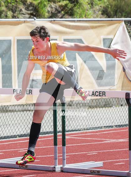 Thumbnail 1 in FVL Championships (110 IH, 300LH, 4x100 Relay, 4x400 Relay) photogallery.