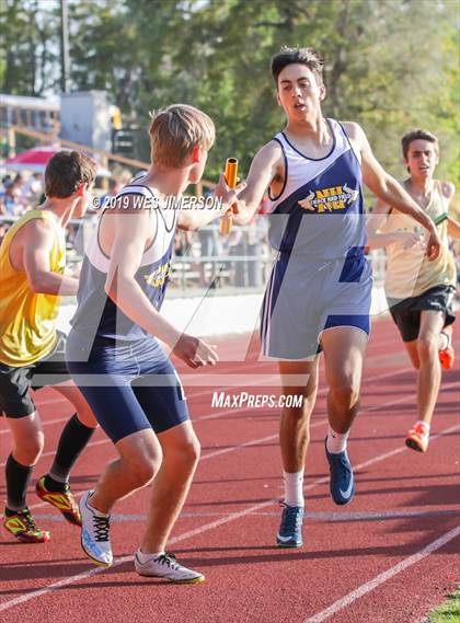 Thumbnail 1 in FVL Championships (110 IH, 300LH, 4x100 Relay, 4x400 Relay) photogallery.