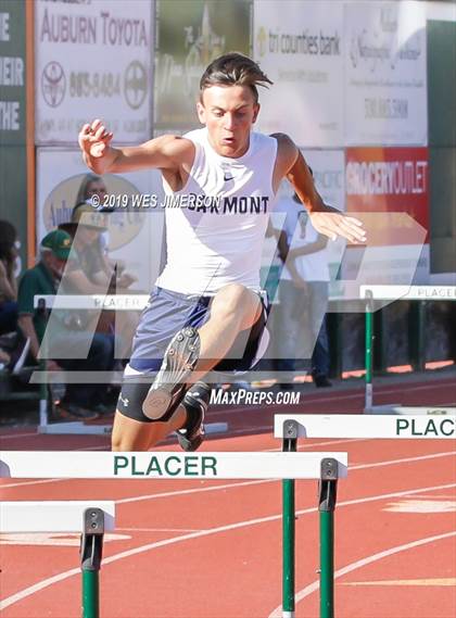 Thumbnail 1 in FVL Championships (110 IH, 300LH, 4x100 Relay, 4x400 Relay) photogallery.