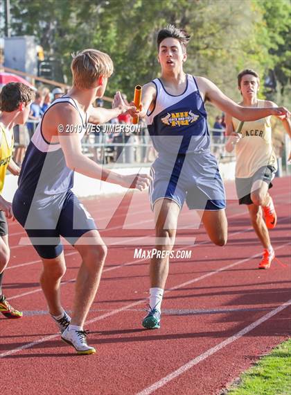 Thumbnail 3 in FVL Championships (110 IH, 300LH, 4x100 Relay, 4x400 Relay) photogallery.