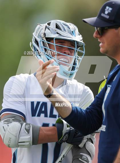 Thumbnail 1 in Valor Christian vs. Regis Jesuit (CHSAA 5A Semifinals) photogallery.