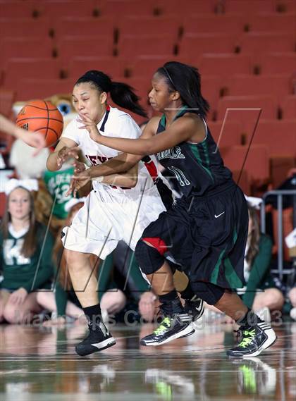 Thumbnail 3 in Kennedale vs. Mexia (UIL 3A Final) photogallery.