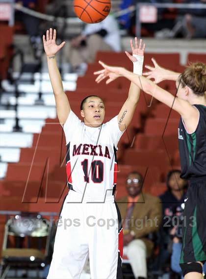Thumbnail 1 in Kennedale vs. Mexia (UIL 3A Final) photogallery.