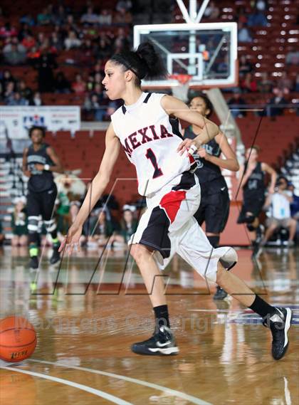Thumbnail 2 in Kennedale vs. Mexia (UIL 3A Final) photogallery.
