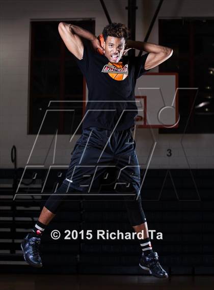 Thumbnail 1 in St. Anthony (Preseason Early Contenders Photo Shoot) photogallery.