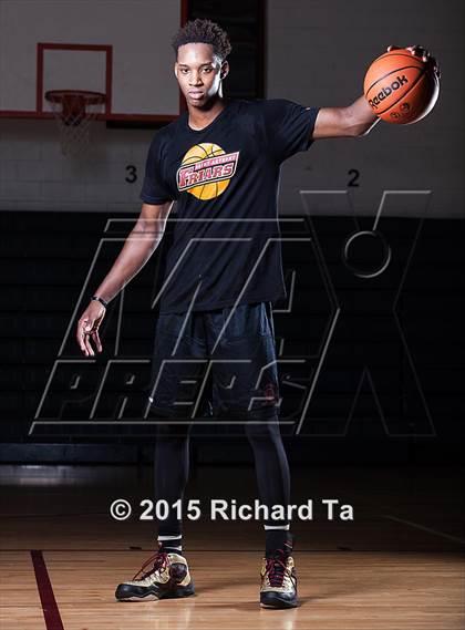 Thumbnail 2 in St. Anthony (Preseason Early Contenders Photo Shoot) photogallery.
