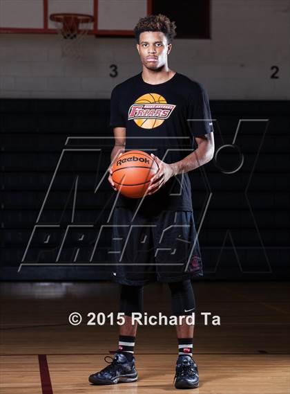 Thumbnail 3 in St. Anthony (Preseason Early Contenders Photo Shoot) photogallery.