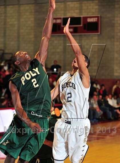 Thumbnail 3 in St. John Bosco @ Long Beach Poly (Nike Extravaganza) photogallery.