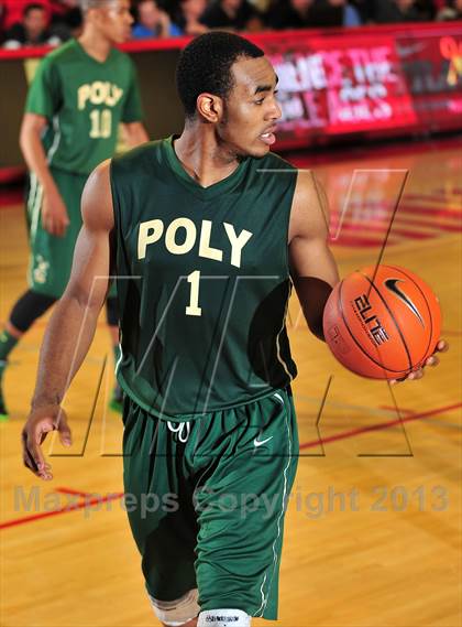 Thumbnail 3 in St. John Bosco @ Long Beach Poly (Nike Extravaganza) photogallery.