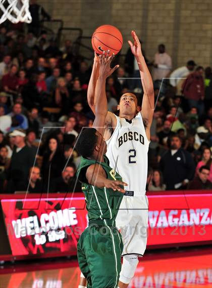 Thumbnail 2 in St. John Bosco @ Long Beach Poly (Nike Extravaganza) photogallery.