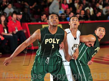 Thumbnail 2 in St. John Bosco @ Long Beach Poly (Nike Extravaganza) photogallery.