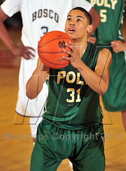 Thumbnail 2 in St. John Bosco @ Long Beach Poly (Nike Extravaganza) photogallery.