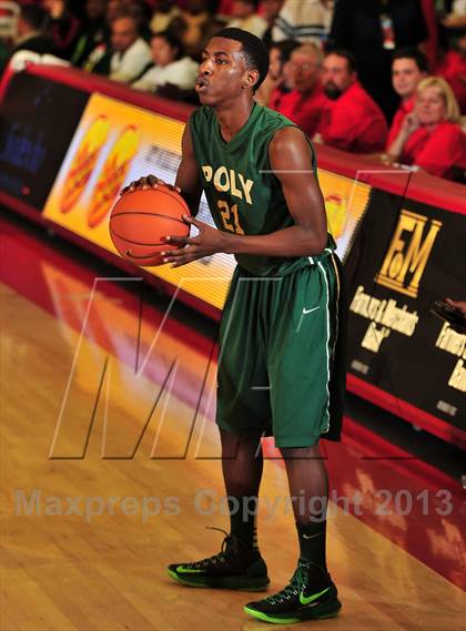 Thumbnail 3 in St. John Bosco @ Long Beach Poly (Nike Extravaganza) photogallery.
