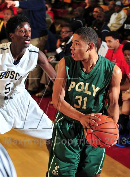 Thumbnail 2 in St. John Bosco @ Long Beach Poly (Nike Extravaganza) photogallery.