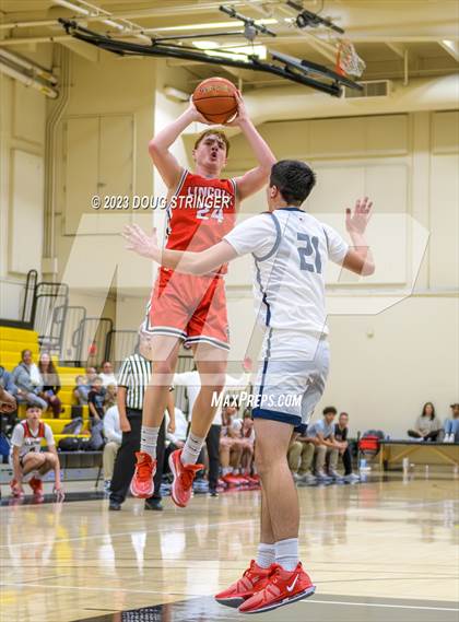 Thumbnail 2 in Lincoln vs. Clayton Valley Charter (NORCAL Ultimate Challenge) photogallery.